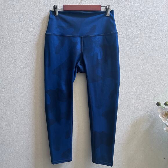 Women's ALO Yoga Blue Camo Print Ankle Length High Rise Leggings Size Small - Picture 1 of 5